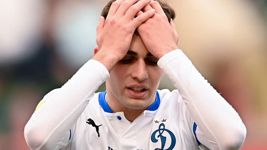 Фото - Игрок «Динамо» рассказал о шутках над Захаряном из-за срыва трансфера в «Челси»