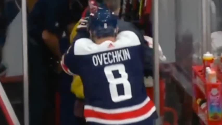 Фото - Овечкин сломал и выбросил клюшку после поражения в матче НХЛ