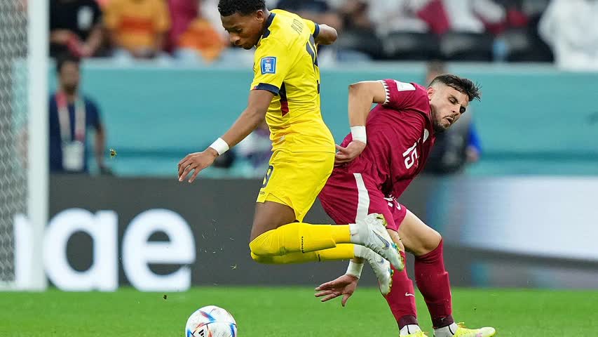 Фото - Сборная Катара проиграла стартовый матч чемпионата мира и попала в историю